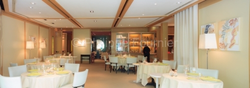 IMG_48550_LOIRE (42) ROANNE SALLE DE RESTAURANT LA CUISINE DE MI