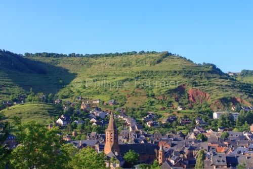 IMG_49685_AVEYRON (12) MARCILLAC VALLON VUE DU VILLAGE