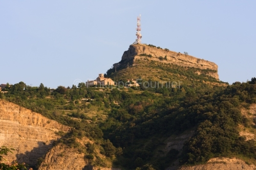 IMG_52018_ARDECHE (07) SAMPZON LE ROCHER ET L'éGLISE ROMANE