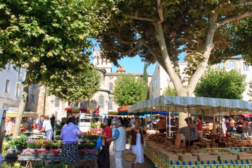 IMG_58294_Drôme (26) Valence JOUR DE MARCHE place des Ormeaux