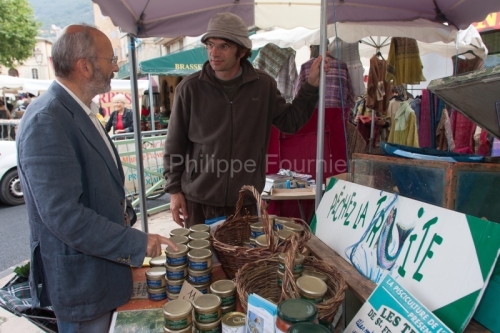 IMG_59335_drôme (26) nyons jour de marché huiles et olives de