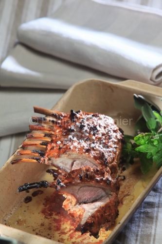 IMG_94861_CARRE D'AGNEAU EN CROUTE DE CHATAIGNE ET POMMES DE TERRE FACON CRIQUE LA CUISINE DE CHRISTIANE BRIOUDE SALON ANNE SOPHIE AUBENAS ARDECHE 07