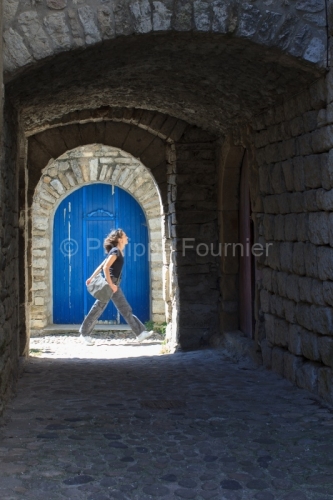 IMG_0408111153_Ardeche (07) lanas medieval lane and carries blue
