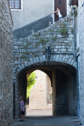 IMG_050811609_ENFANTS_RUELLE VOUTEE RUOMS ARDECHE 07