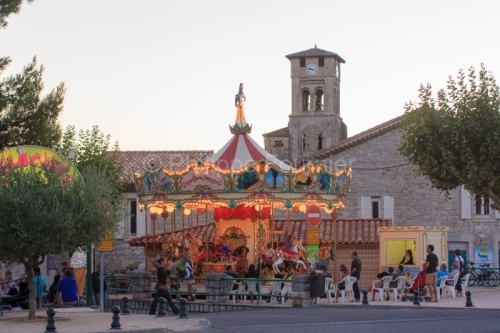 IMG_050811616_ARDECHE (07) RUOMS MARCHé NOCTURNE MANEGE CAROUSS