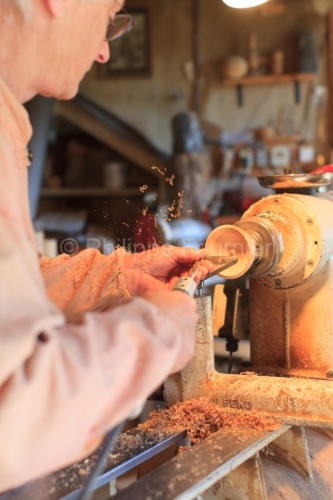 IMG_0707010711_TOUR A BOIS ATELIER ELISABETH MOLIMARD TOURNAGE S