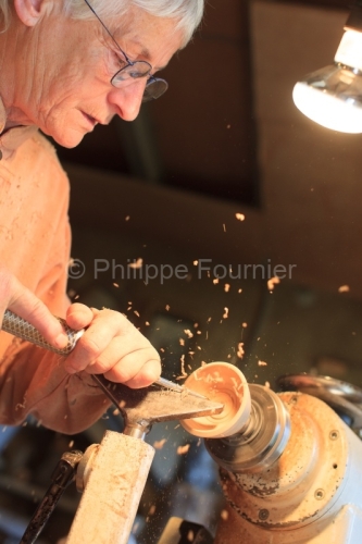IMG_0707010749_TOUR A BOIS ATELIER ELISABETH MOLIMARD TOURNAGE S