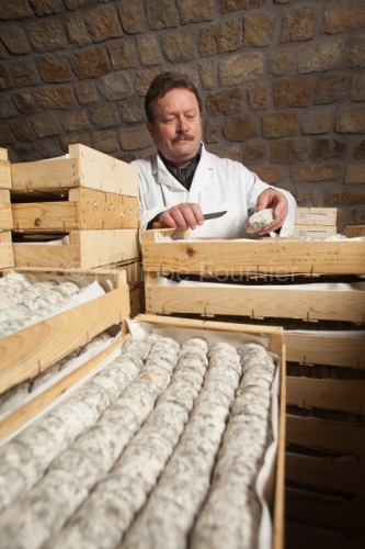 IMG_109623_ARDECHE (07) PLANZOLLES FROMAGERIE PEYTOT CAVE D'AFFI