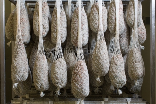 IMG_13034871_CLAIE-DE-SECHAGE-JESUS-LA-TABLE-DU-PAGEL-BOUCHERIE-CHARCUTERIE-LANARCE-ARDECHE-07