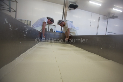 IMG_13035140-DECOUPE_ARDECHE (07) COUCOURON FROMAGERIE DU PLATEA