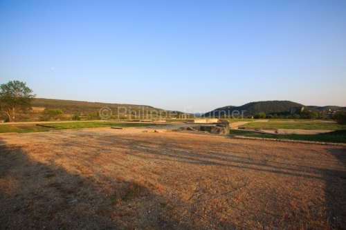 IMG_13046632_Ardèche (07) Patrimoine Alba la Romaine AIRE A POR