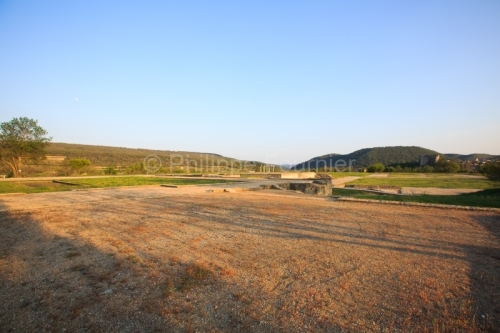 IMG_13046634_Ardèche (07) Patrimoine Alba la Romaine AIRE A POR