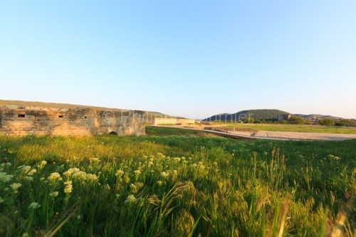 IMG_13046641_Ardèche (07) Patrimoine Alba la Romaine AIRE A POR