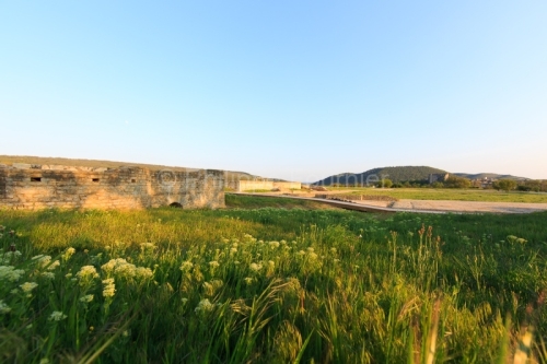IMG_13046642_Ardèche (07) Patrimoine Alba la Romaine AIRE A POR