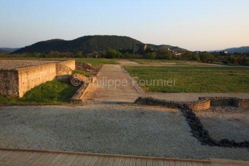 IMG_13046684_Ardèche (07) Patrimoine Alba la Romaine PLACE DU F