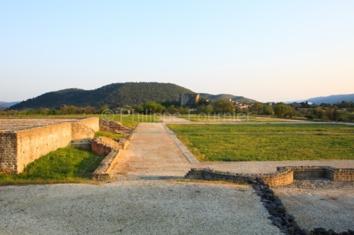 IMG_13046688_Ardèche (07) Patrimoine Alba la Romaine PLACE DU F