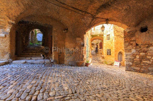 IMG_13057048_Ardeche (07) saint montan RUE DES ARCEAUX ruelles v