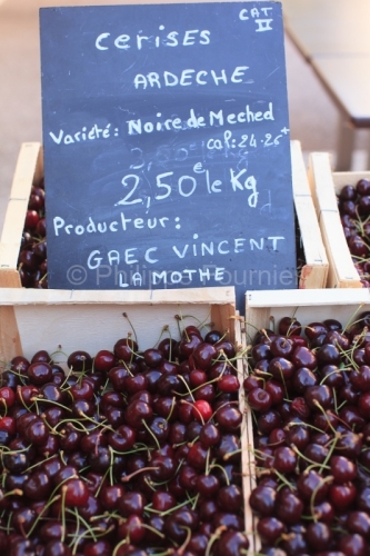 IMG_1307142_ARDECHE (07) AUBENAS JOUR DE MARCHé CERISES BIGARRE