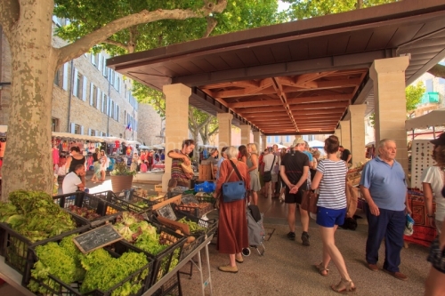 IMG_1307198_ARDECHE (07) AUBENAS PLACE DU CHATEAU LES HALLES JOU