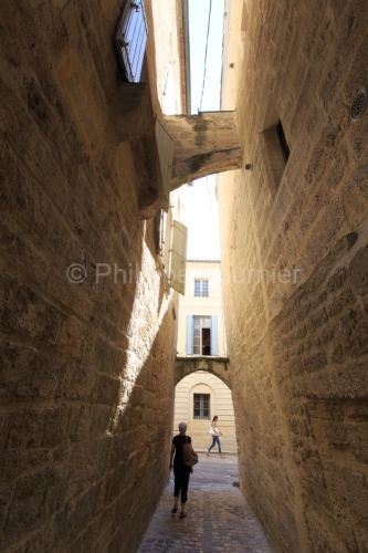 IMG_14077092_gard (30) uzes passage georges gourbeyre place aux