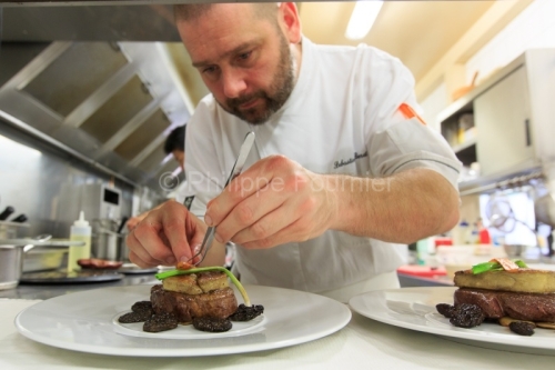 IMG_1411671_DROME (26) CREST COUP DE FEU EN CUISINE TOURNEDOS MO