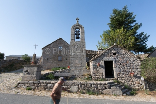 IMG_15083510_LOZERE (48) SAINT ETIENNE DU VALDONNEZ COUPLE EN RA