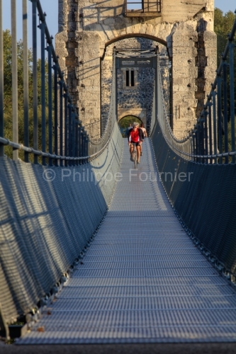 IMG_15104538_Ardèche (07) rochemaure viarhona passerelle himala