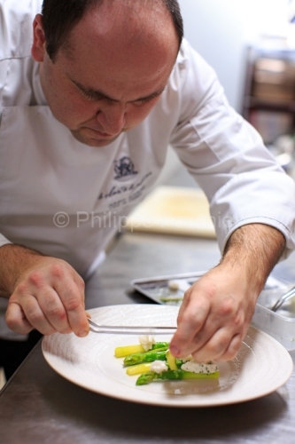 IMG_16010267_DROME (26) GRIGNAN LE CLAIR DE LA PLUME EN CUISINE