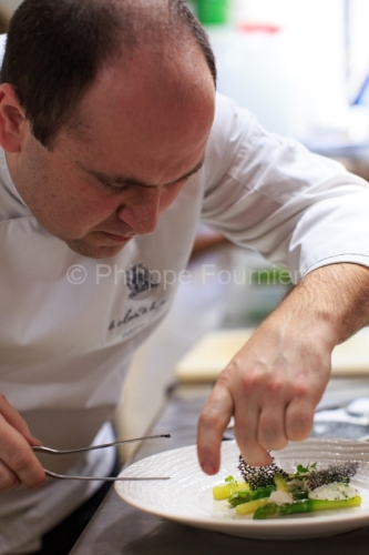 IMG_16010282_DROME (26) GRIGNAN LE CLAIR DE LA PLUME EN CUISINE