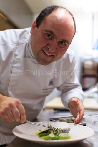 IMG_16010298_DROME (26) GRIGNAN LE CLAIR DE LA PLUME EN CUISINE