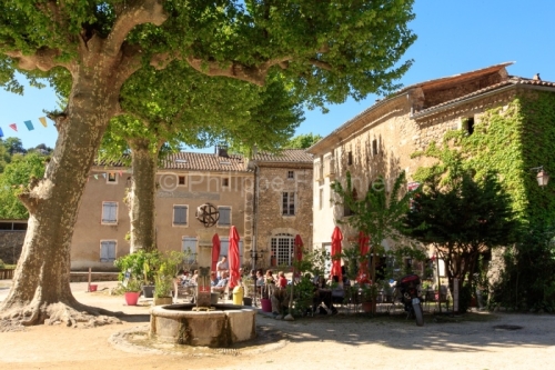 IMG_16051902_Ardèche (07) Labeaume Village de Caractère PLACE