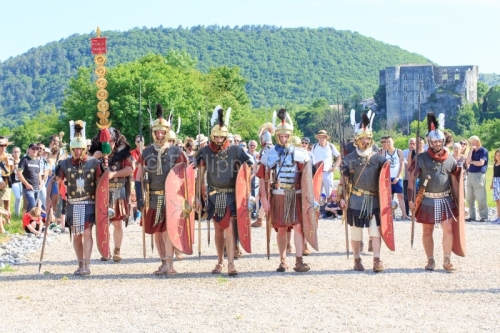 IMG_16053471_ARDECHE (07) ALBA LA ROMAINE LEGIONNAIRE ROMAIN NUI