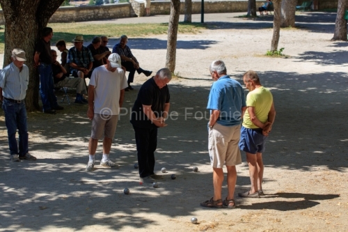 IMG_16075368_Vaucluse (84) Sault, partie de Pétanque sur l'espl