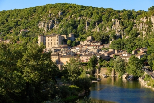 IMG_16076895_Ardeche (07) vogüé village de caratère le villag