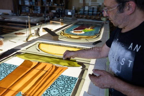 IMG_16089275_ARDECHE (07) AUBENAS METIER D'ART ANNET PERRIN VITRAILLISTE ATELIER