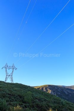 IMG_17085390_Ardèche (07) montselgues environnement pylone haut