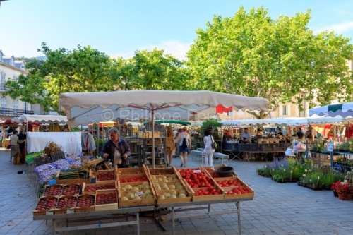 IMG_18060114_drome (26)  nyons jour de marche place des arcades