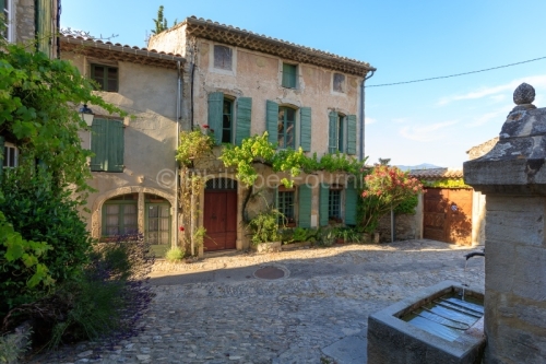 IMG_18060864_Vaucluse (84)  Vaison La Romaine Façade De Maison