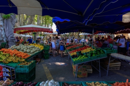IMG_18068703_VAUCLUSE (84)  CUCURON JOUR DE MARCHE FRUITS ET LéGUMES