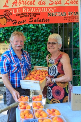 IMG_18068776_VAUCLUSE (84)  CUCURON JOUR DE MARCHE HENRI SABATIE
