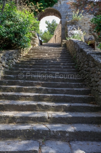 IMG_18068862_VAUCLUSE (84)  BONNIEUX PATRIMOINE ESCALIER REMARQU