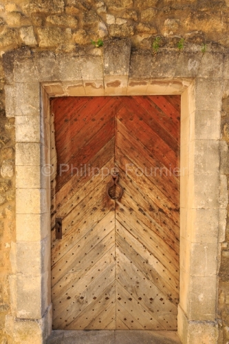 IMG_18068982_VAUCLUSE (84)  MéNERBES FAçADE DE MAISON DE VILLA