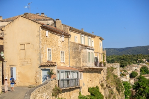IMG_18068996_VAUCLUSE (84)  MéNERBES LE VILLAGE RUE DU PORTAIL.
