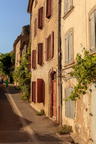 IMG_18069051_VAUCLUSE (84)  MéNERBES VILLAGE PERCHé FAçADE DE