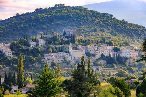IMG_18071663_DROME (26)  MONTBRUN LES BAINS VILLAGE PARC NATUREL