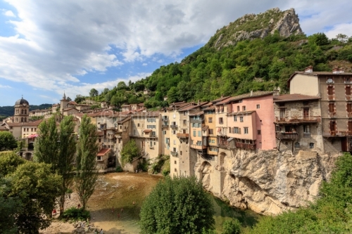 IMG_18072837_ISERE (38)  PONT EN ROYANS LE VILLAGE MAISONS SUSPE