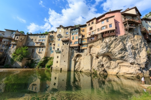 IMG_18072860_ISERE (38)  PONT EN ROYANS LE VILLAGE MAISONS SUSPE