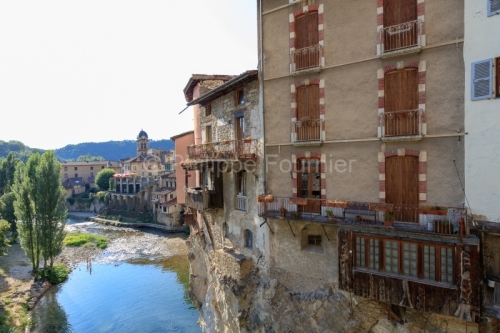 IMG_18072900_ISERE (38)  PONT EN ROYANS LE VILLAGE MAISONS SUSPE