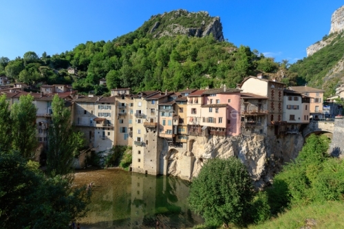 IMG_18072910_ISERE (38)  PONT EN ROYANS LE VILLAGE MAISONS SUSPE