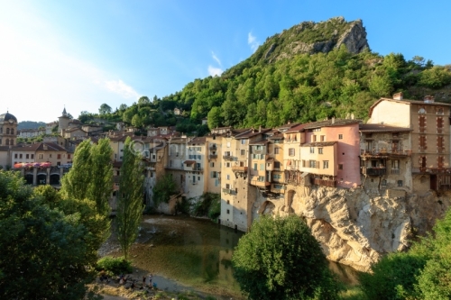 IMG_18072942_ISERE (38)  PONT EN ROYANS LE VILLAGE MAISONS SUSPE